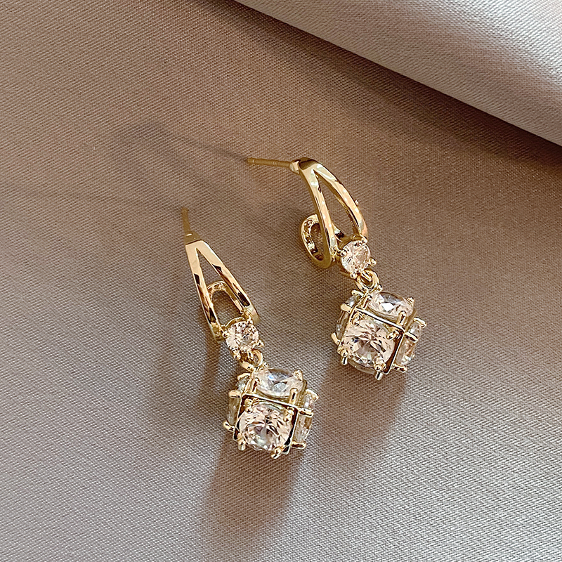 Julia | Fascinating gold earrings with sparkling zircons