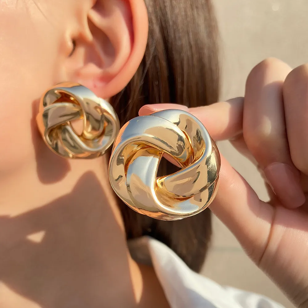 Lorena | Knot Design Earrings