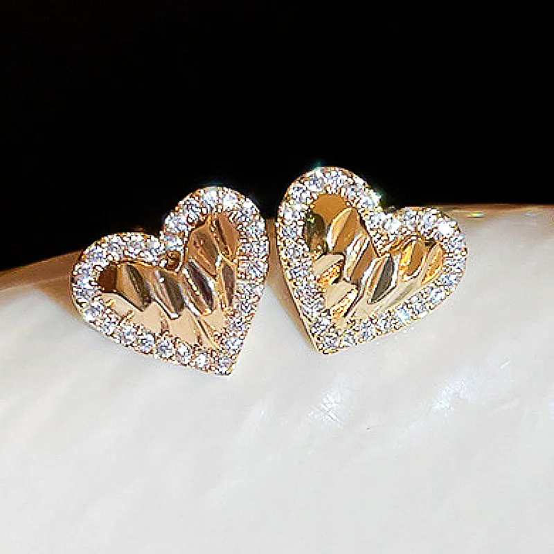 Zaida | A look of elegance: Exquisite Bright Hearts earrings