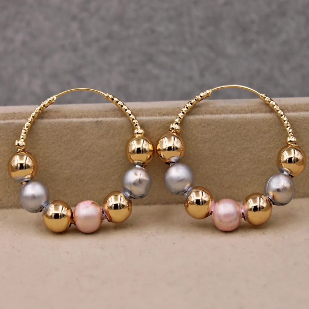 Esperanza | Pearls in gold earrings