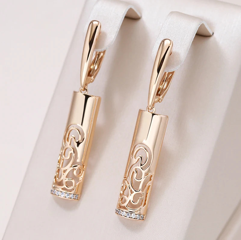 Verónica | Chic gold-plated rectangular earrings for a glamorous look