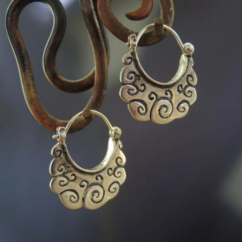 Laia | Fascinating vintage earrings with an exotic style