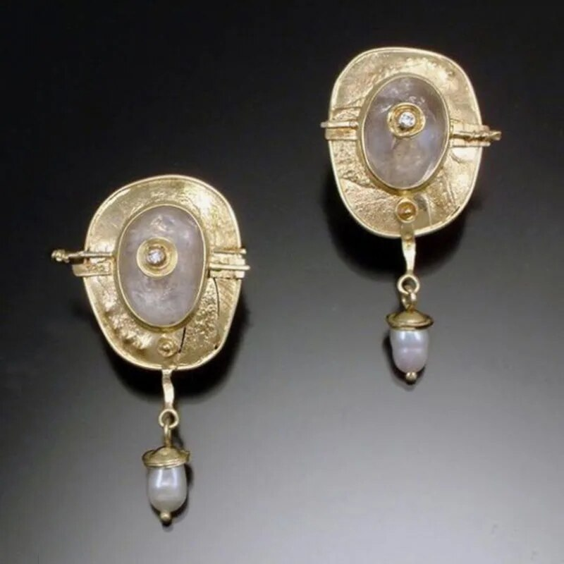 Gloria | Earrings with sparkling pearls in gold