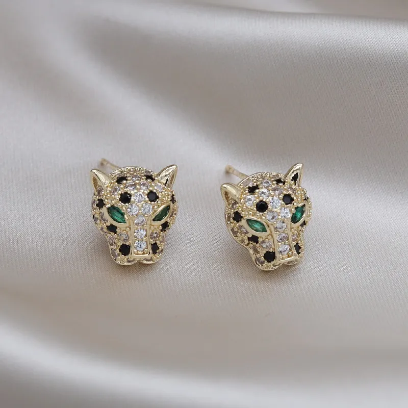 Berta | Radiant elegance: Sparkling leopard earrings for a wild touch