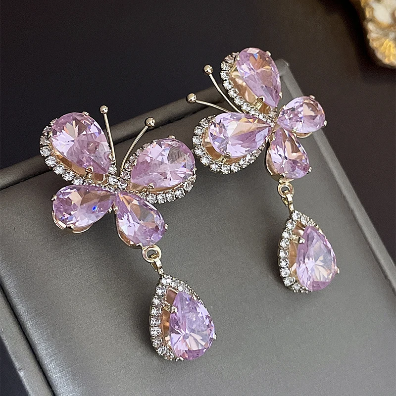Helena | Elegant Pink Daisy Earrings