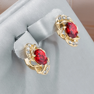 Luisa | Earrings in a noble gold design