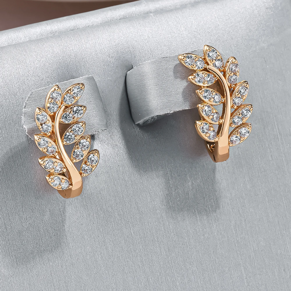 Jazmín | Luxurious earrings with sparkling zirconia leaves