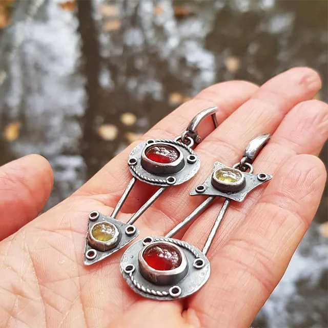 Lucrecia | Fascination with Fire: Exquisite Mechanical Earrings Made of Sparkling Fire Crystal