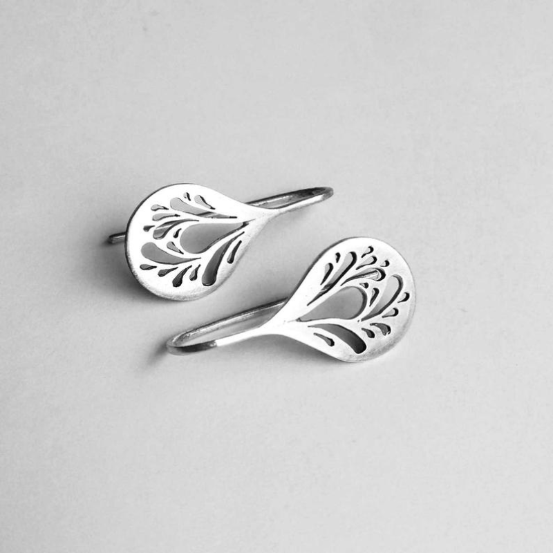 Bianca | Hollow-out dangling earrings