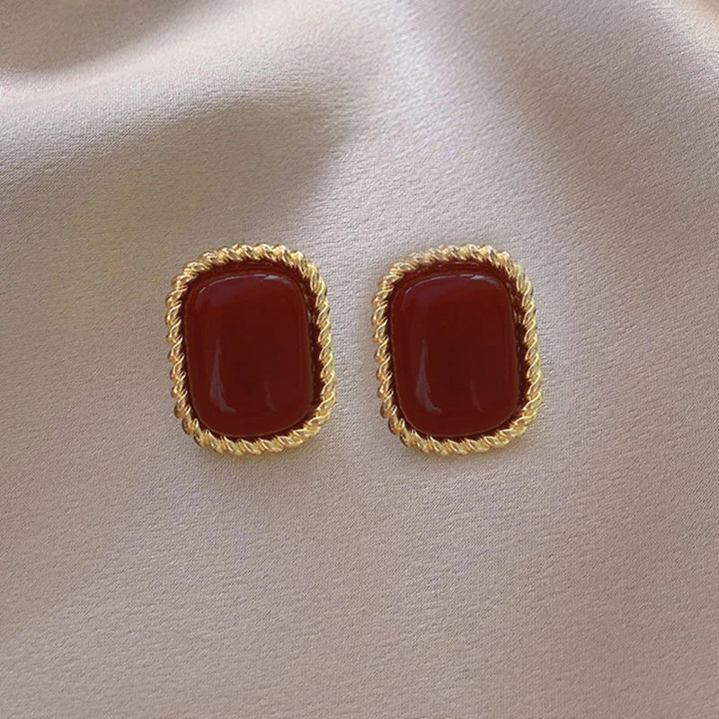 Alina | Gold earrings for a radiant look