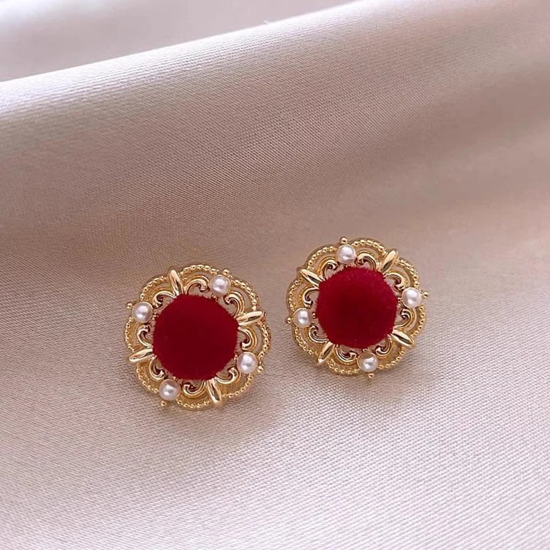 Virginia | Elegant round rose gold earrings: a touch of elegance