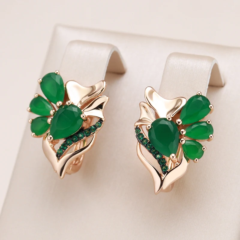 Inés | Graceful earrings with sparkling green crystal