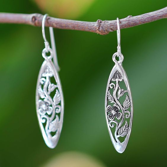 Concepción | Dangle earrings with hollow design