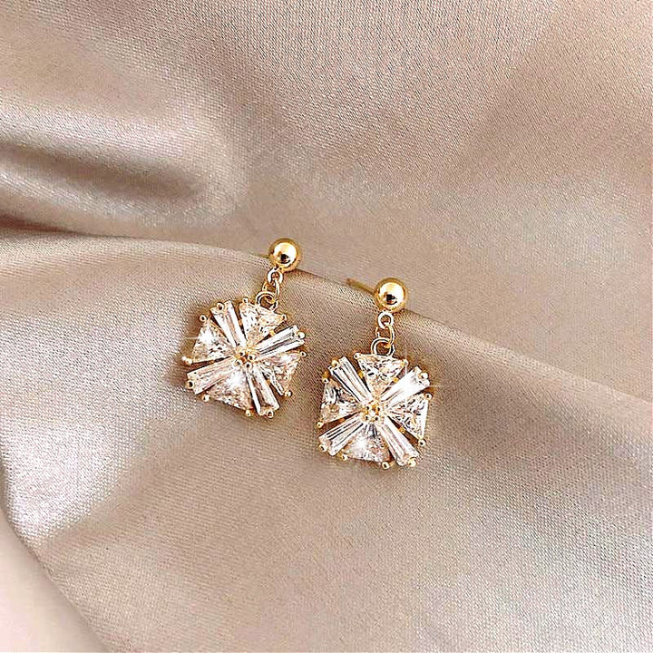 Begoña | Earrings with sparkling zirconia stones