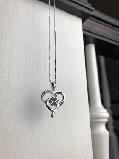Elvia | Necklace with heart & paw made of stainless steel