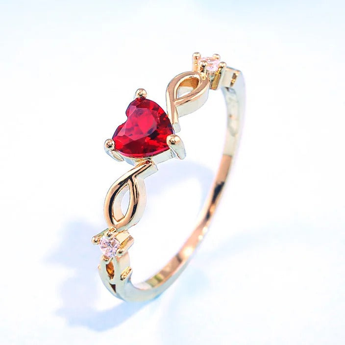 Eva | shaped ring