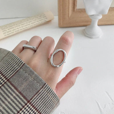 Valeria | Elegant adjustable 925 sterling silver ball ring with a unique design