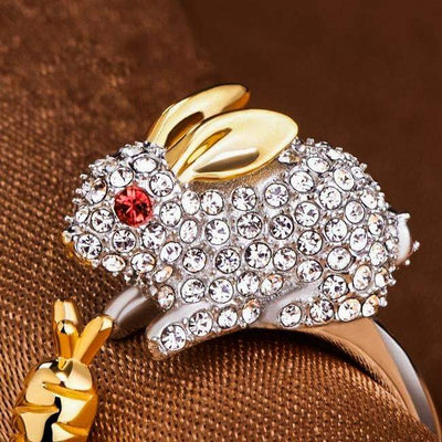 Genoveva | Elegant adjustable silver ring with cute bunny & carrot, decorated with sparkling crystals